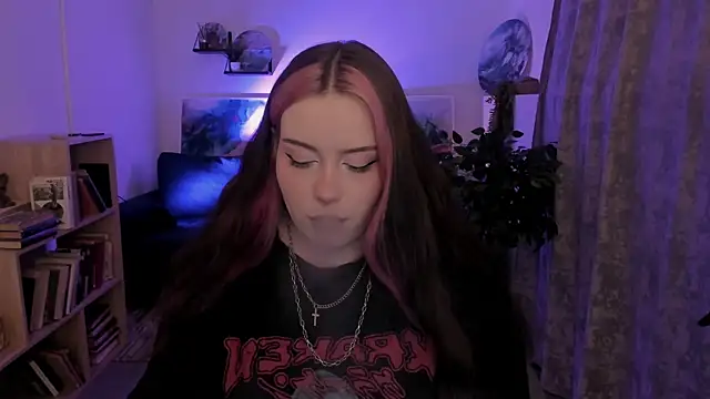 CoralineKeyns online show from 7, 8, 2026