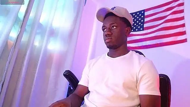 Snapshot of mike_wallace chatting on 29, 10, 2025 mike wallace online show from 29, 10, 2025