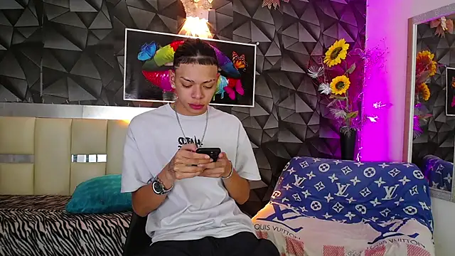 Snapshot of Harry_jhonsson chatting on 4, 1, 2025 Harry jhonsson online show from 4, 1, 2025