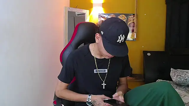 Snapshot of Harry_jhonsson chatting on 8, 3, 2025 Harry jhonsson online show from 8, 3, 2025