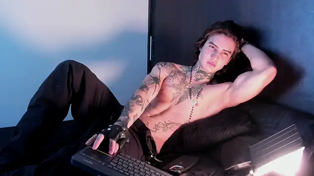 dantecoppolaa  online show from 7, 3, 2025