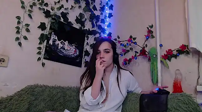 Snapshot of Tiny_Witch chatting on 21, 1, 2025 Tiny Witch online show from 21, 1, 2025