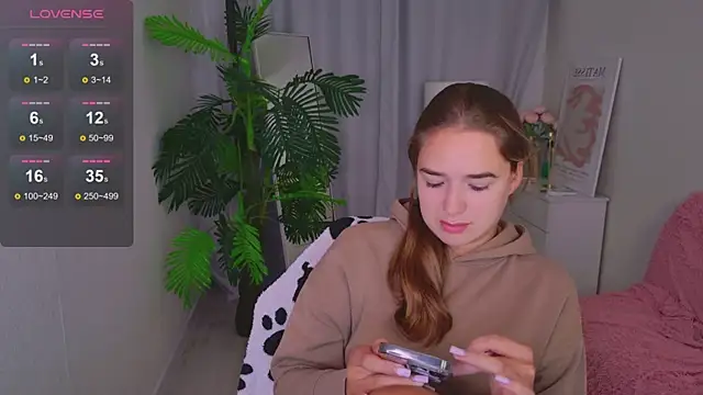 Snapshot of LovelyJessie chatting on 24, 6, 2026 LovelyJessie online show from 24, 6, 2026