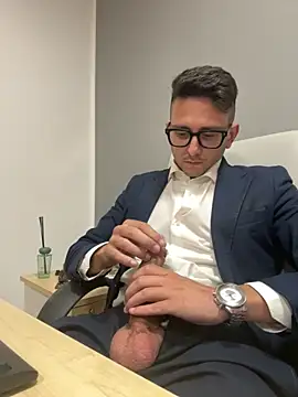 Snapshot of masterboss_ chatting on 28, 10, 2025 masterboss online show from 28, 10, 2025