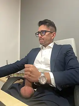 Snapshot of masterboss_ chatting on 3, 11, 2025 masterboss online show from 3, 11, 2025