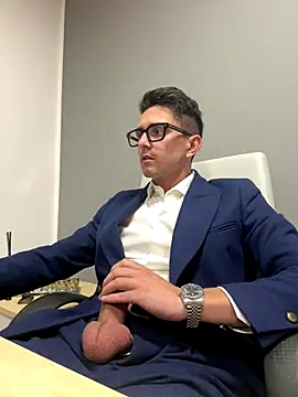 Snapshot of masterboss_ chatting on 8, 11, 2025 masterboss online show from 8, 11, 2025