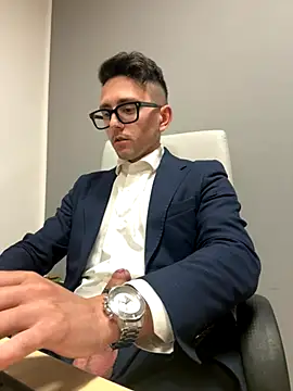 Snapshot of masterboss_ chatting on 18, 11, 2025 masterboss online show from 18, 11, 2025