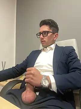 Snapshot of masterboss_ chatting on 4, 12, 2025 masterboss online show from 4, 12, 2025