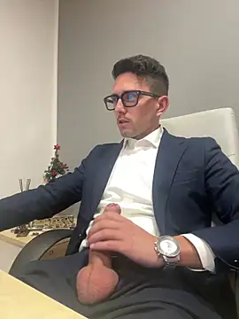 Snapshot of masterboss_ chatting on 18, 12, 2025 masterboss online show from 18, 12, 2025