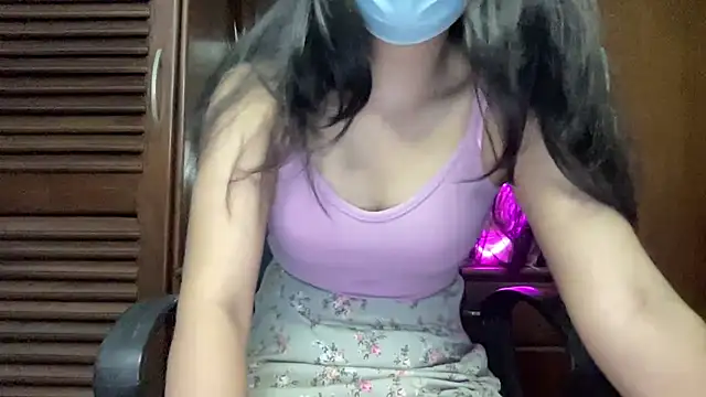 Snapshot of Princess_Lily chatting on 23, 10, 2025 Princess Lily online show from 23, 10, 2025