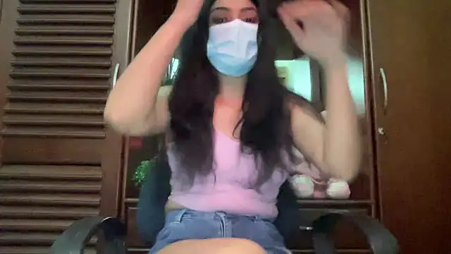 Snapshot of Princess_Lily chatting on 14, 12, 2025 Princess Lily online show from 14, 12, 2025