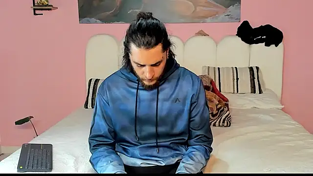 Snapshot of raymon616 chatting on 18, 9, 2025 raymon616 online show from 18, 9, 2025