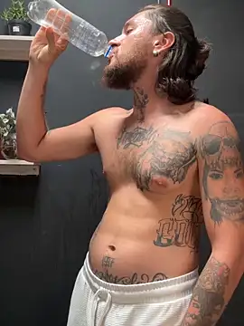 Snapshot of raymon616 chatting on 16, 11, 2025 raymon616 online show from 16, 11, 2025