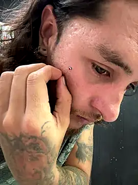 Snapshot of raymon616 chatting on 14, 12, 2025 raymon616 online show from 14, 12, 2025