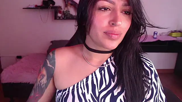 MissDennise online show from 8, 1, 2025