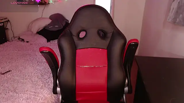 MissDennise online show from 6, 3, 2025