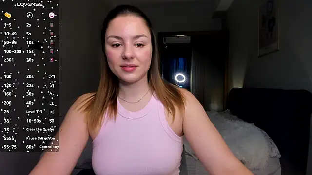 Snapshot of ThreeshaWhite chatting on 5, 3, 2025 ThreeshaWhite online show from 5, 3, 2025