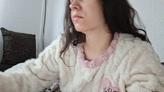 Snapshot of Cyndee_Winter chatting on 17, 12, 2024 Cyndee Winter online show from 17, 12, 2024