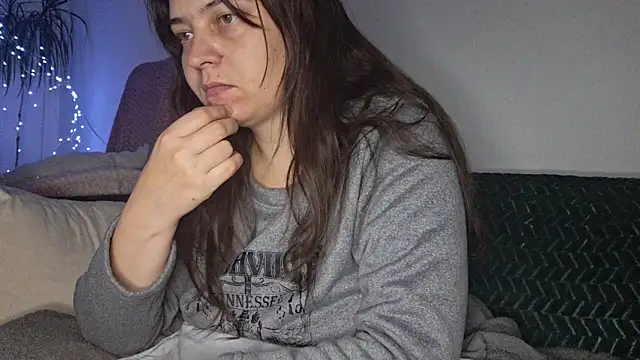 Snapshot of Cyndee_Winter chatting on 20, 10, 2025 Cyndee Winter online show from 20, 10, 2025