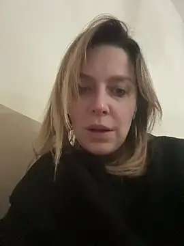 JulietteVolpeWyorika online show from 1, 12, 2025