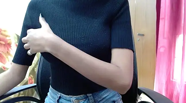 Snapshot of sexy_ishu chatting on 18, 2, 2025 sexy ishu online show from 18, 2, 2025