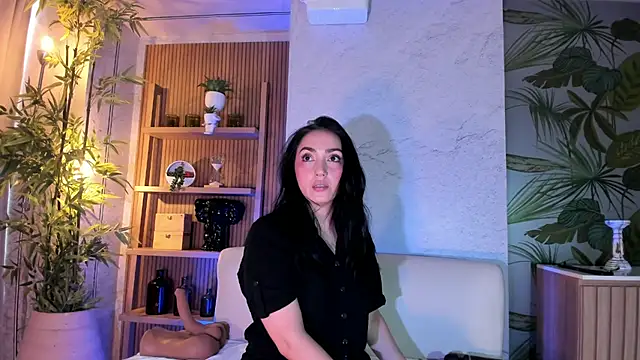 LIAH IZUMI online show from 31, 7, 2026