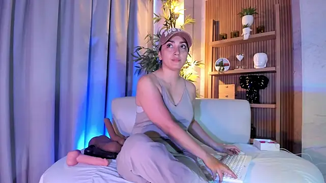LIAH IZUMI online show from 2, 8, 2026