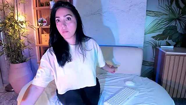 LIAH IZUMI online show from 5, 8, 2026
