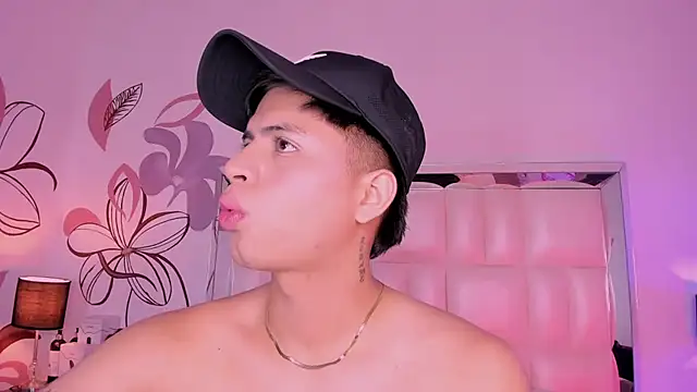 Snapshot of Niicky1_ chatting on 12, 12, 2024 Niicky1  online show from 12, 12, 2024