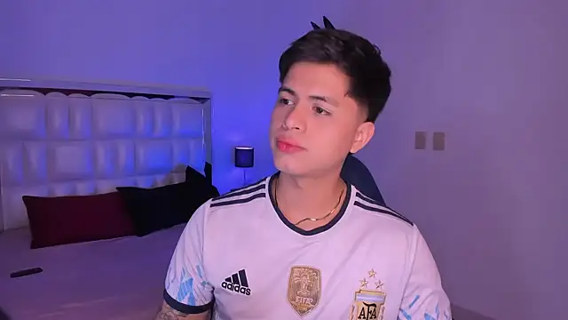 Snapshot of Niicky1_ chatting on 6, 1, 2025 Niicky1  online show from 6, 1, 2025