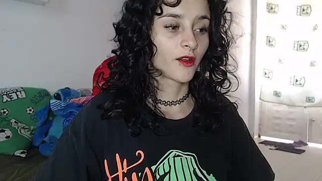 Snapshot of kitty22_ chatting on 4, 12, 2024 kitty22  online show from 4, 12, 2024