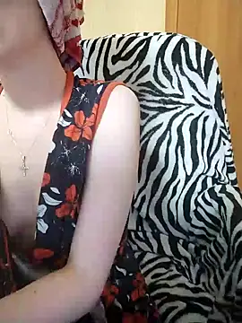 Snapshot of Elza_kom chatting on 1, 2, 2025 Elza kom online show from 1, 2, 2025