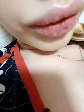 Snapshot of Elza_kom chatting on 14, 2, 2025 Elza kom online show from 14, 2, 2025