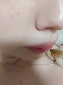 Snapshot of Elza_kom chatting on 19, 2, 2025 Elza kom online show from 19, 2, 2025