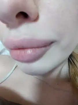 Snapshot of Elza_kom chatting on 21, 2, 2025 Elza kom online show from 21, 2, 2025