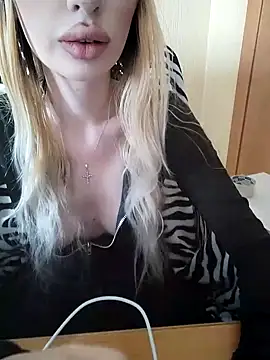 Snapshot of Elza_kom chatting on 22, 2, 2025 Elza kom online show from 22, 2, 2025