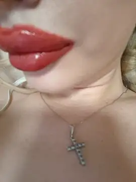 Snapshot of Elza_kom chatting on 9, 3, 2025 Elza kom online show from 9, 3, 2025