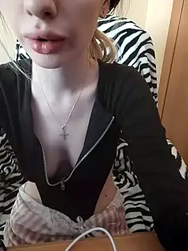 Snapshot of Elza_kom chatting on 15, 3, 2025 Elza kom online show from 15, 3, 2025