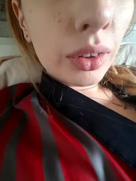 Snapshot of Elza_kom chatting on 16, 9, 2025 Elza kom online show from 16, 9, 2025