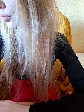 Snapshot of Elza_kom chatting on 20, 9, 2025 Elza kom online show from 20, 9, 2025