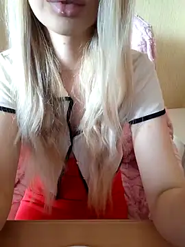 Snapshot of Elza_kom chatting on 15, 10, 2025 Elza kom online show from 15, 10, 2025