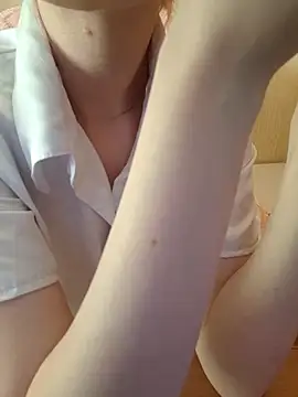 Snapshot of Elza_kom chatting on 1, 11, 2025 Elza kom online show from 1, 11, 2025