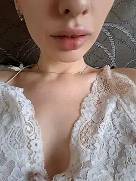 Snapshot of Elza_kom chatting on 10, 11, 2025 Elza kom online show from 10, 11, 2025