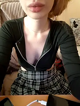 Snapshot of Elza_kom chatting on 19, 12, 2025 Elza kom online show from 19, 12, 2025