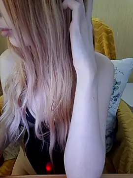 Snapshot of Elza_kom chatting on 8, 1, 2026 Elza kom online show from 8, 1, 2026