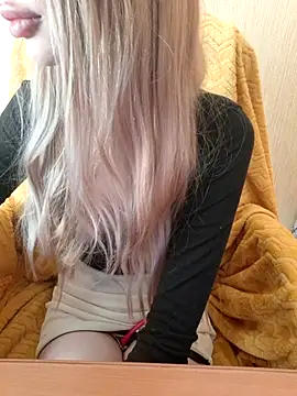 Snapshot of Elza_kom chatting on 16, 3, 2026 Elza kom online show from 16, 3, 2026