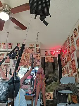 luvs2cumm69 online show from 2, 11, 2025