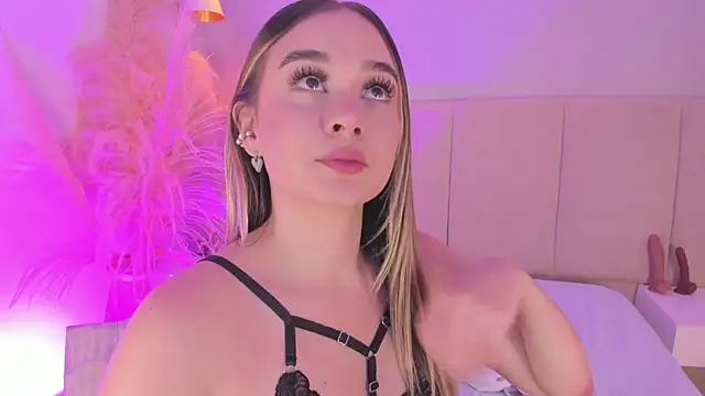 sofia pamela online show from 16, 2, 2025