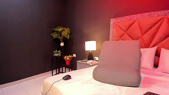 mia milff online show from 6, 1, 2026