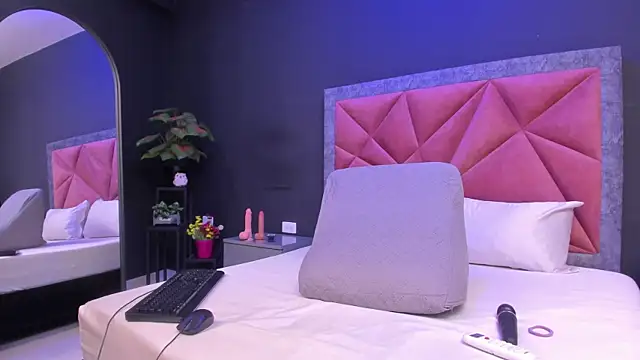 mia milff online show from 1, 7, 2026